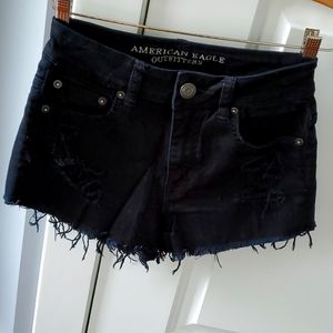 Hi-Rise Festival black distressed shorts!